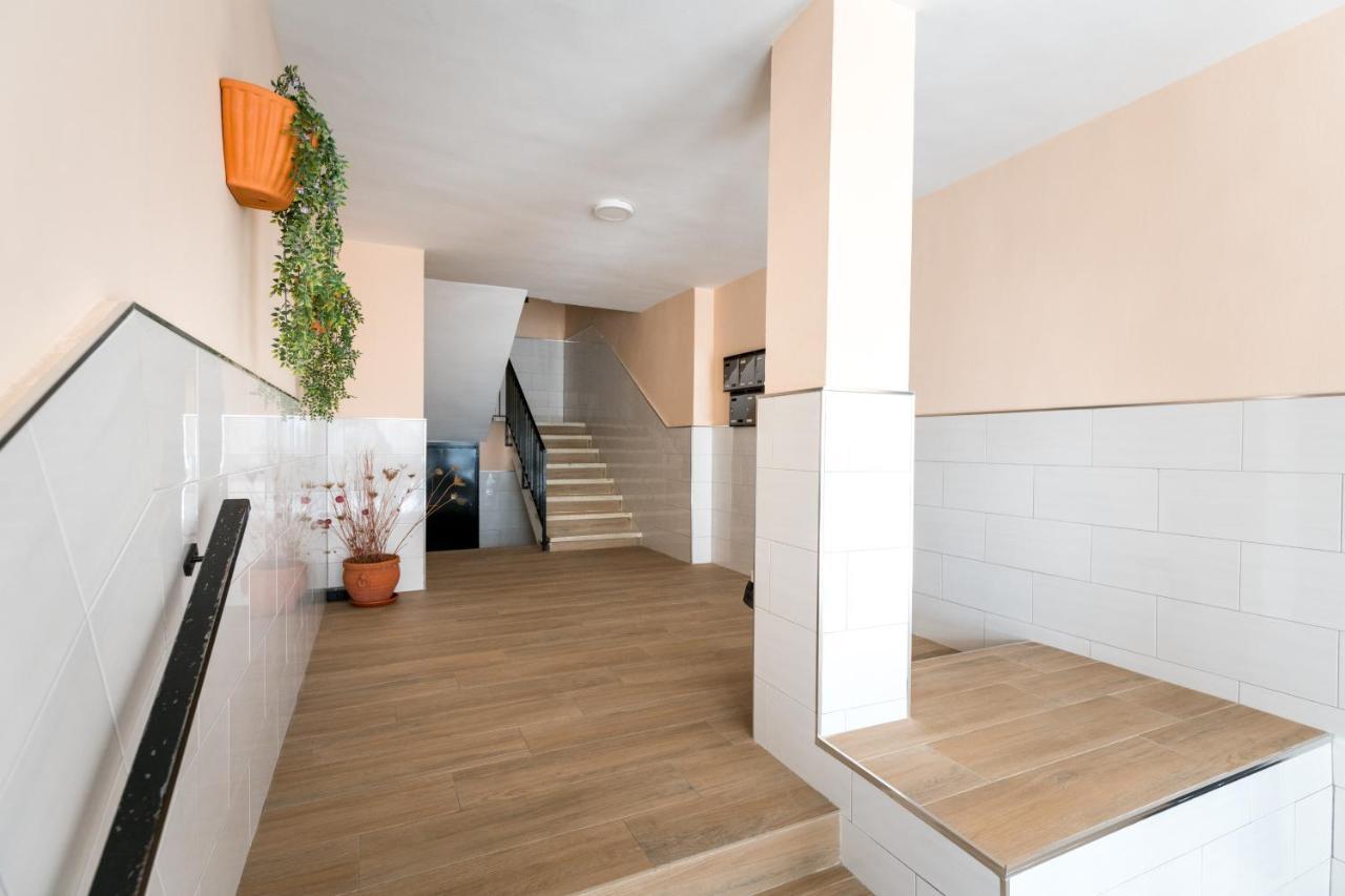 Piso 3 Dormitorios Hl Gines A 10" De Sevilla, A 20" Del Aeropuerto De Sevilla エクステリア 写真
