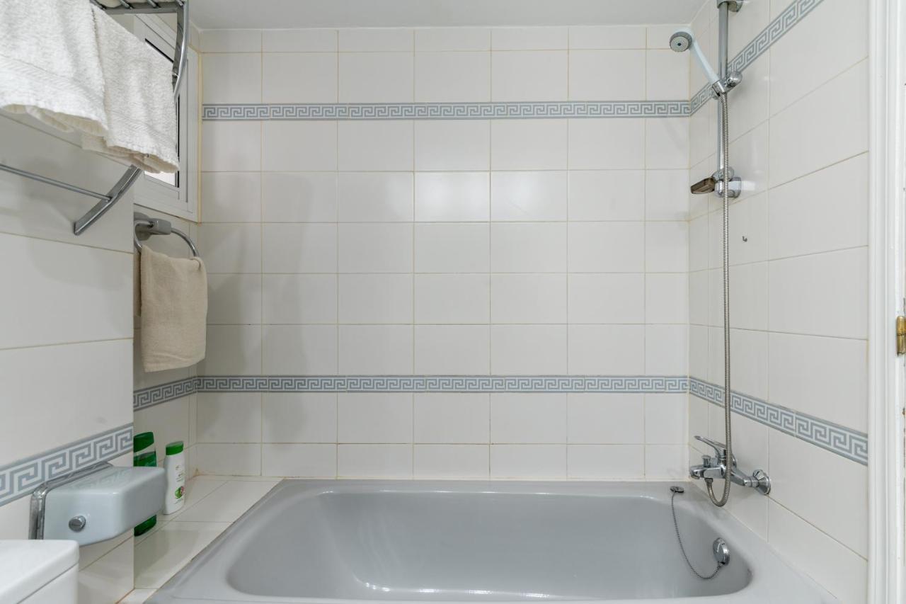 Piso 3 Dormitorios Hl Gines A 10" De Sevilla, A 20" Del Aeropuerto De Sevilla エクステリア 写真
